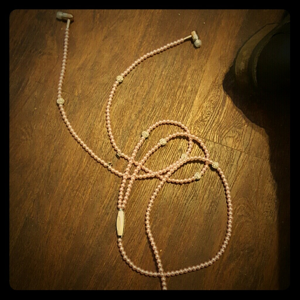 Pink Pearl necklace headphone