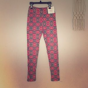 BNWT LuLaRoe OS Leggings- hot pink