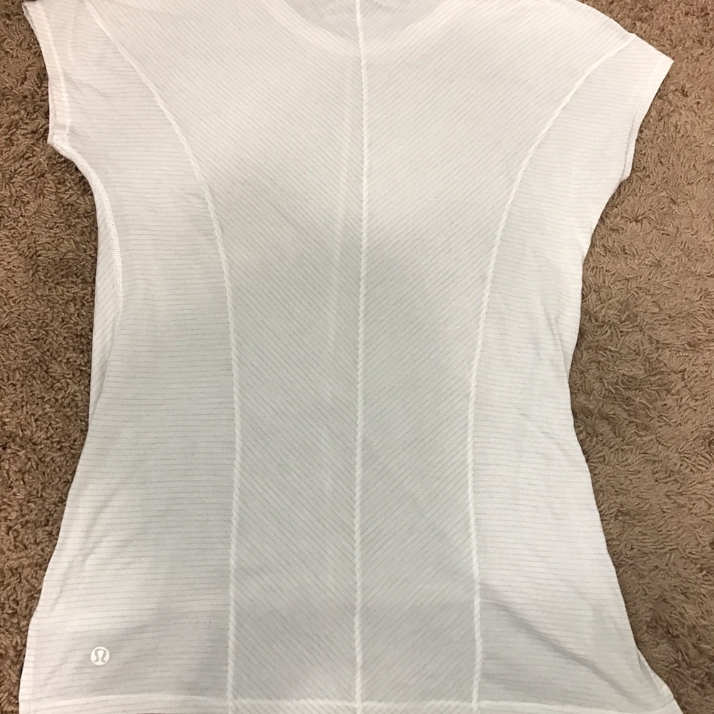 🎉 SALE🎉 Lululemon White Shirt size 6