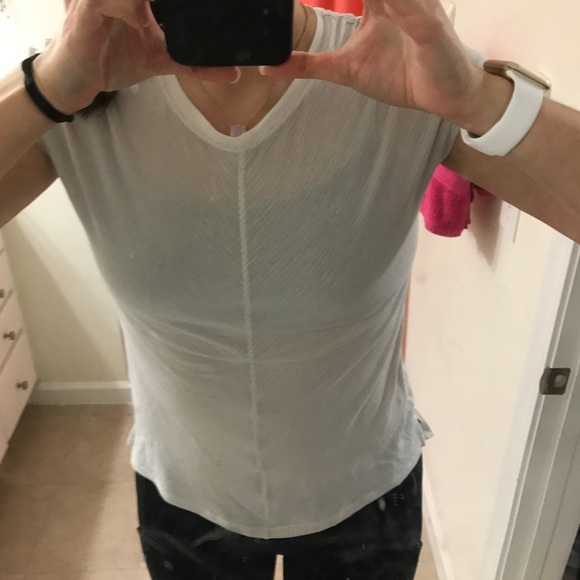 🎉 SALE🎉 Lululemon White Shirt size 6 - Picture 5 of 7