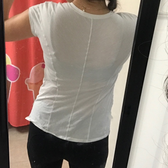 🎉 SALE🎉 Lululemon White Shirt size 6 - Picture 6 of 7