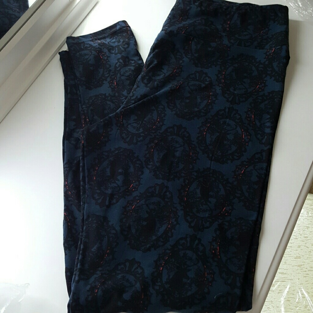 Lularoe tall and curvy deer leggings