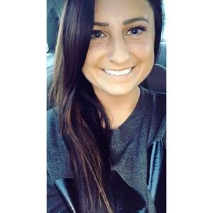 Meet your Posher, Emily