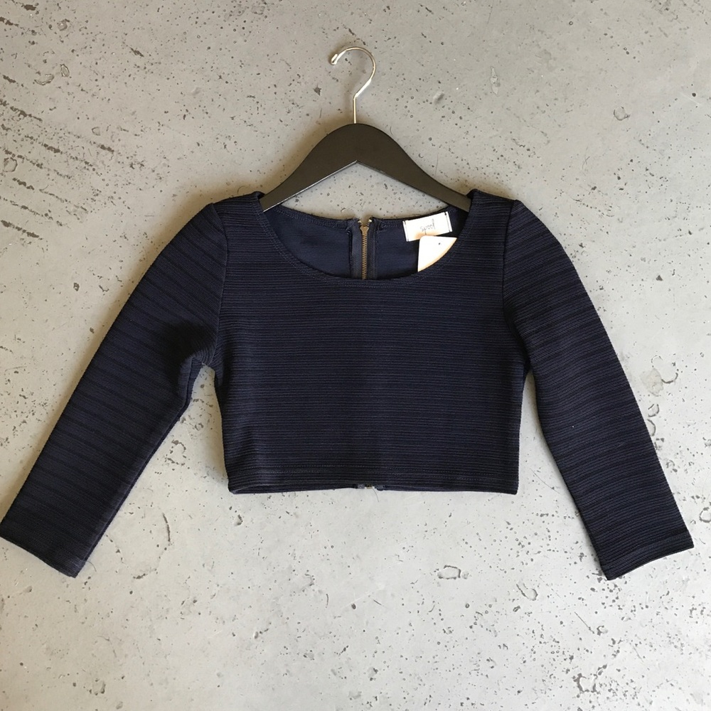 Navy/black 3/4 sleeve stripe crop top