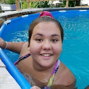 Meet your Posher, Hatija