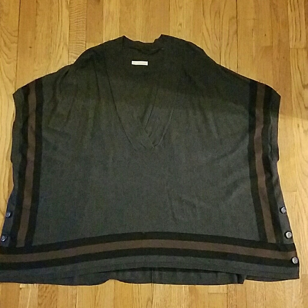 Hinge poncho