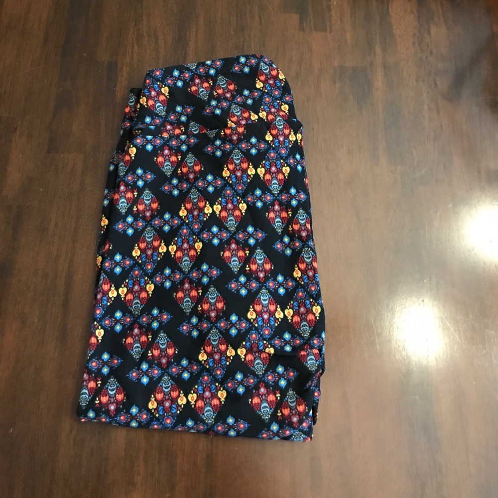 LuLaRoe O\S NWT leggings