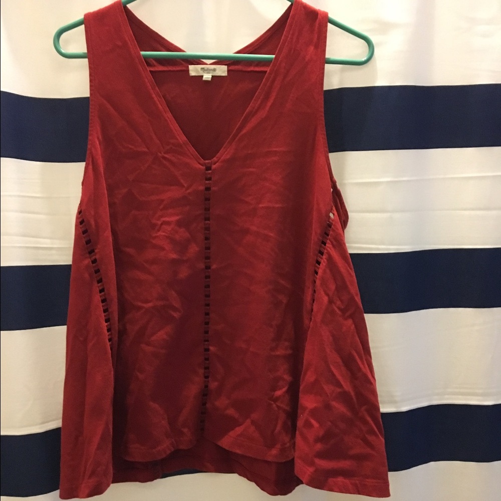 Flowy Tank for sale!!