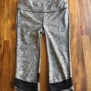 Under Armour running legging capris, medium