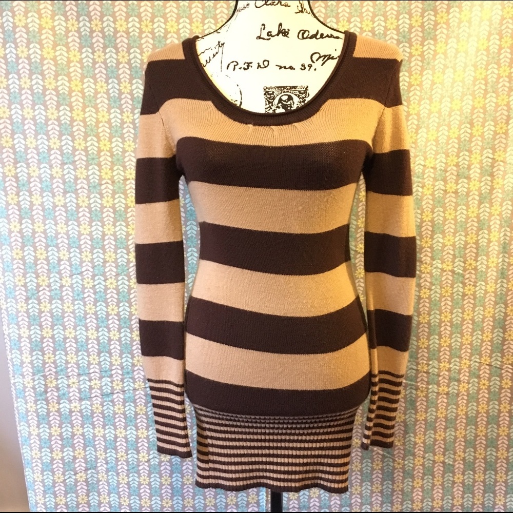 Sweater dress. Small