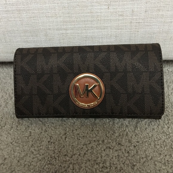 Michael Kors Handbags - ✨BRAND NEW✨ Michael Kors wallet