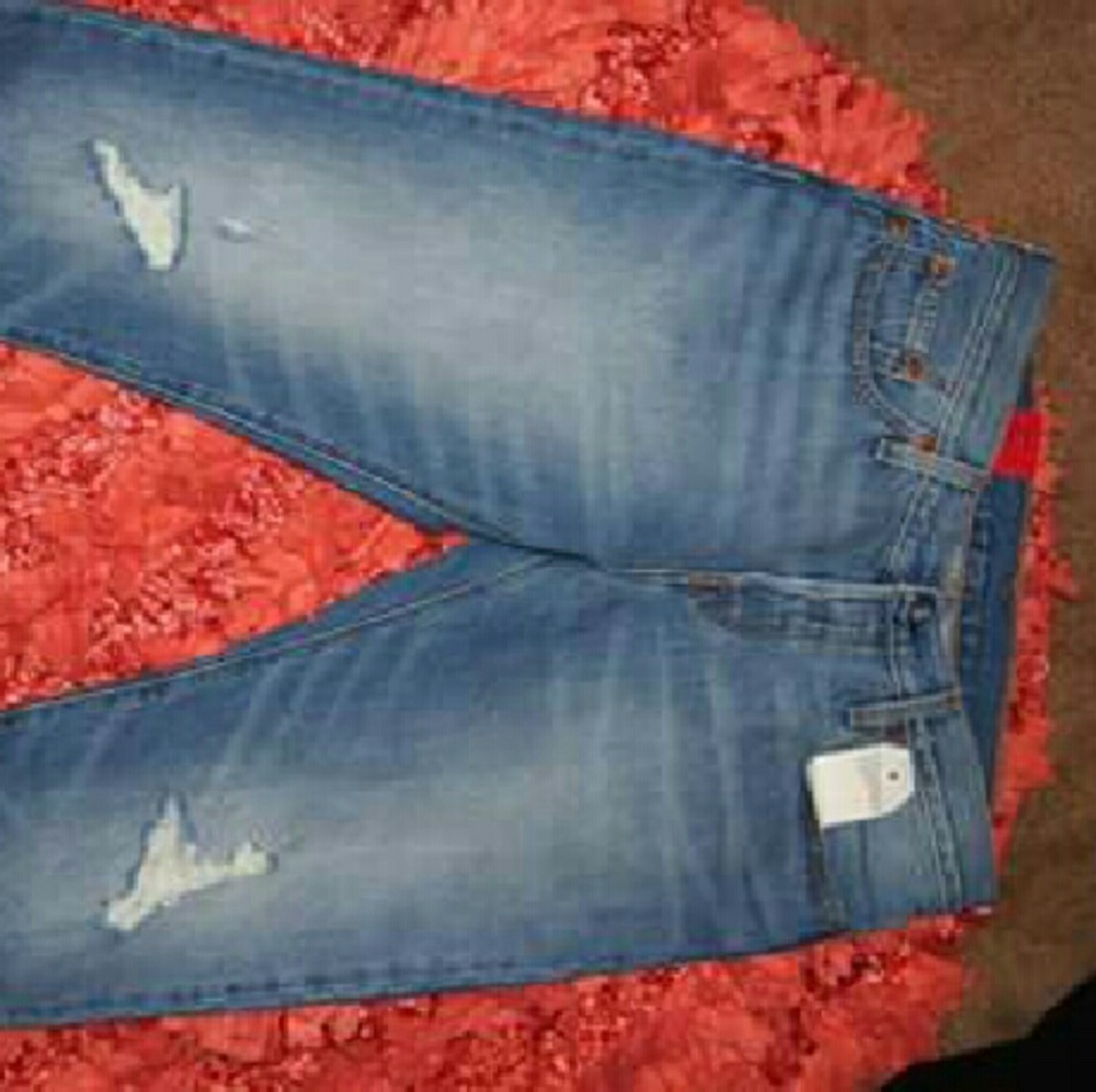 NWT Boyfriend fit Levi Jeans