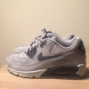 Nike gray Air Max 😍👟