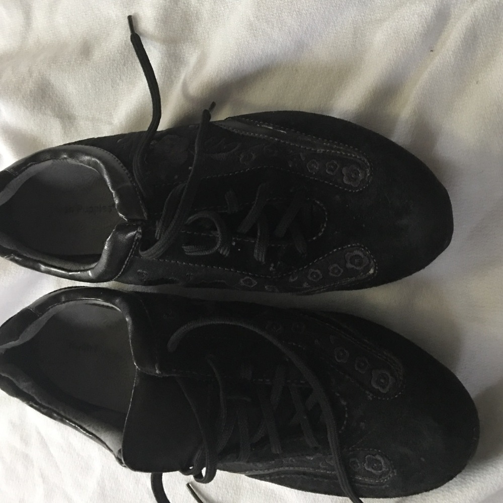 Hush puppies comfy walking shoes size eight