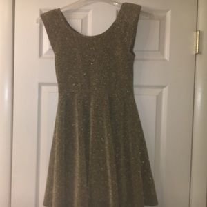 shimmery gold dress! perfect for petite girls!