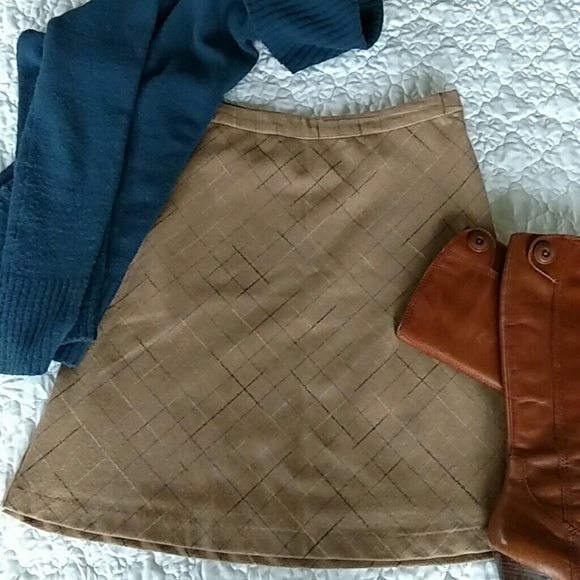 Old Navy camel wool skirt - Picture 1 of 3