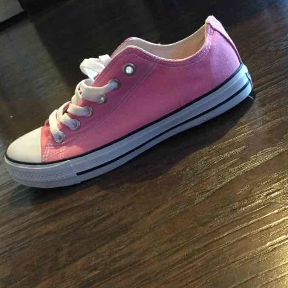 Pink converses