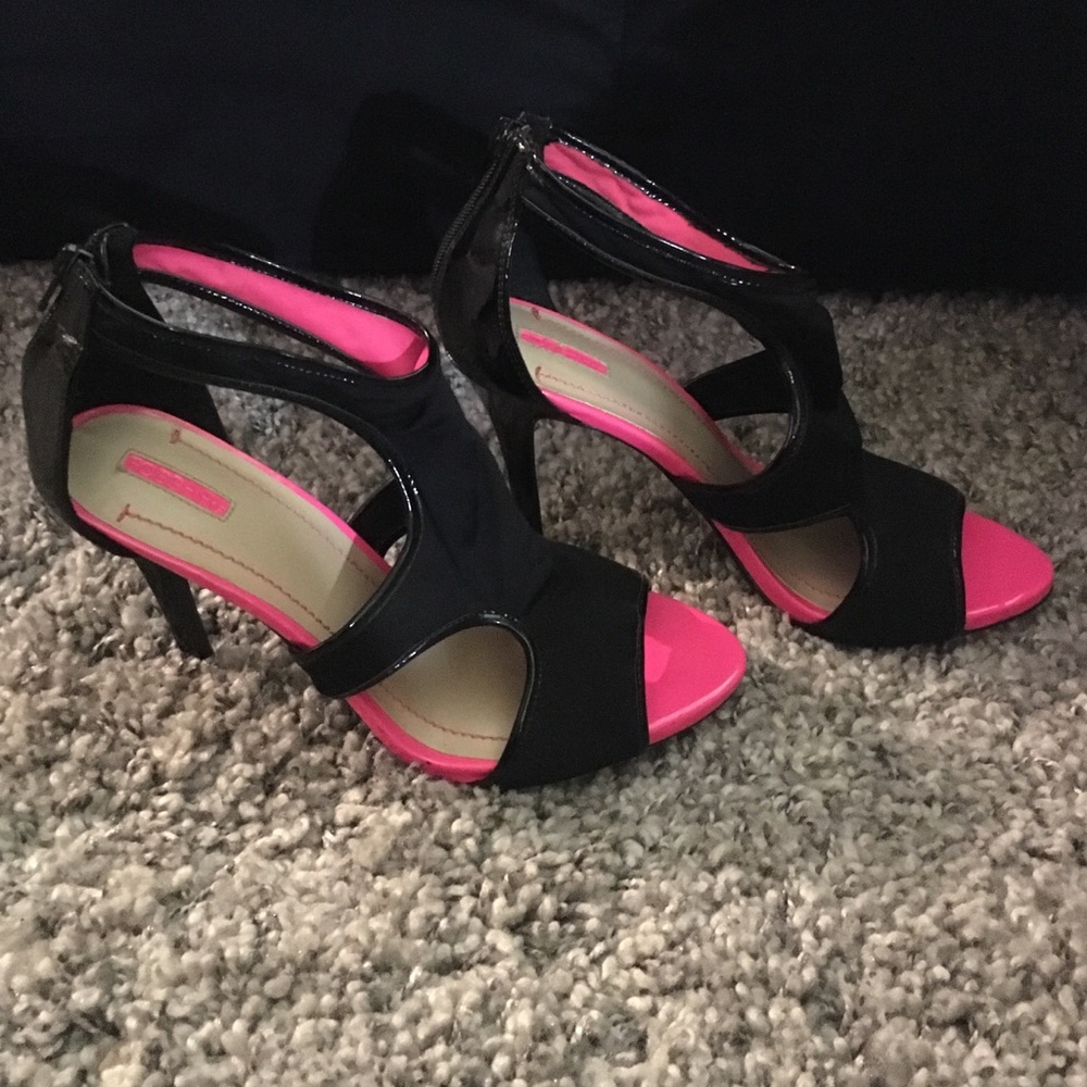 BCBG Paris heels - Black and HOT pink!