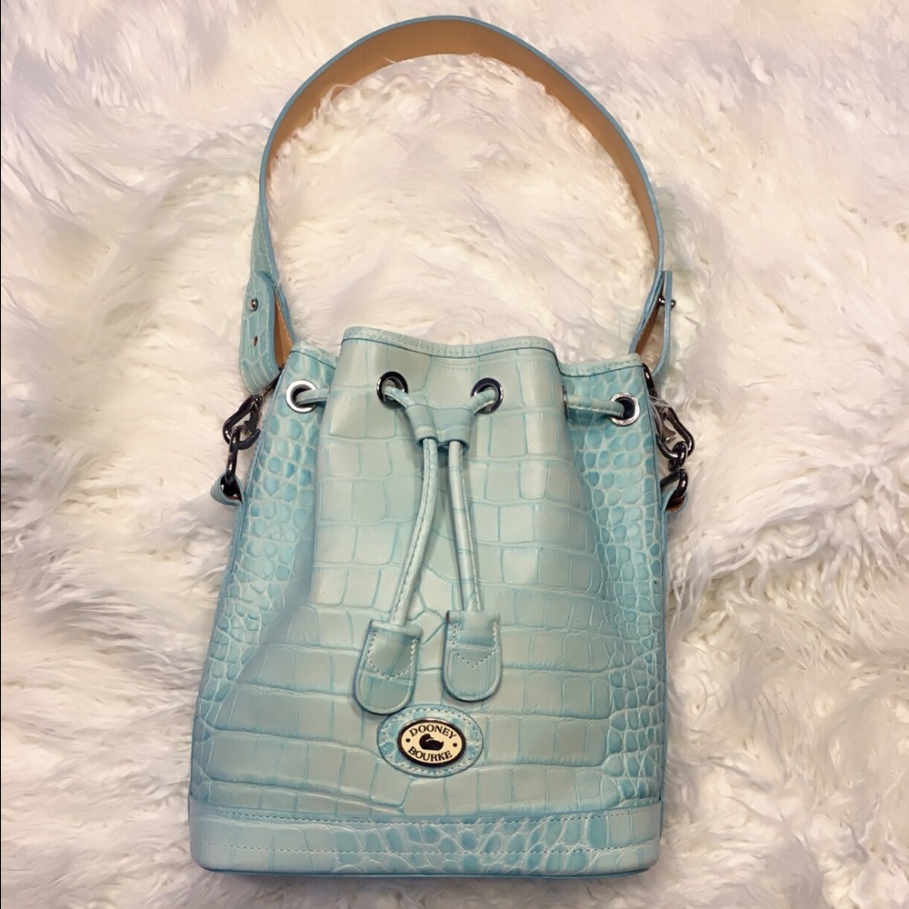 Rare Gorgeous Mint Dooney & Bourke bucket bag New