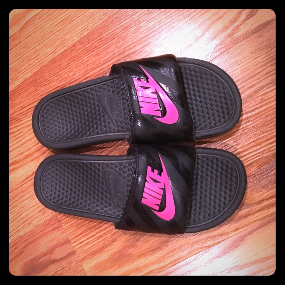 Nike flip flops