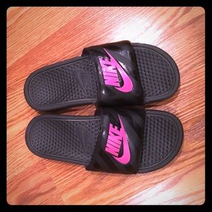 Nike flip flops