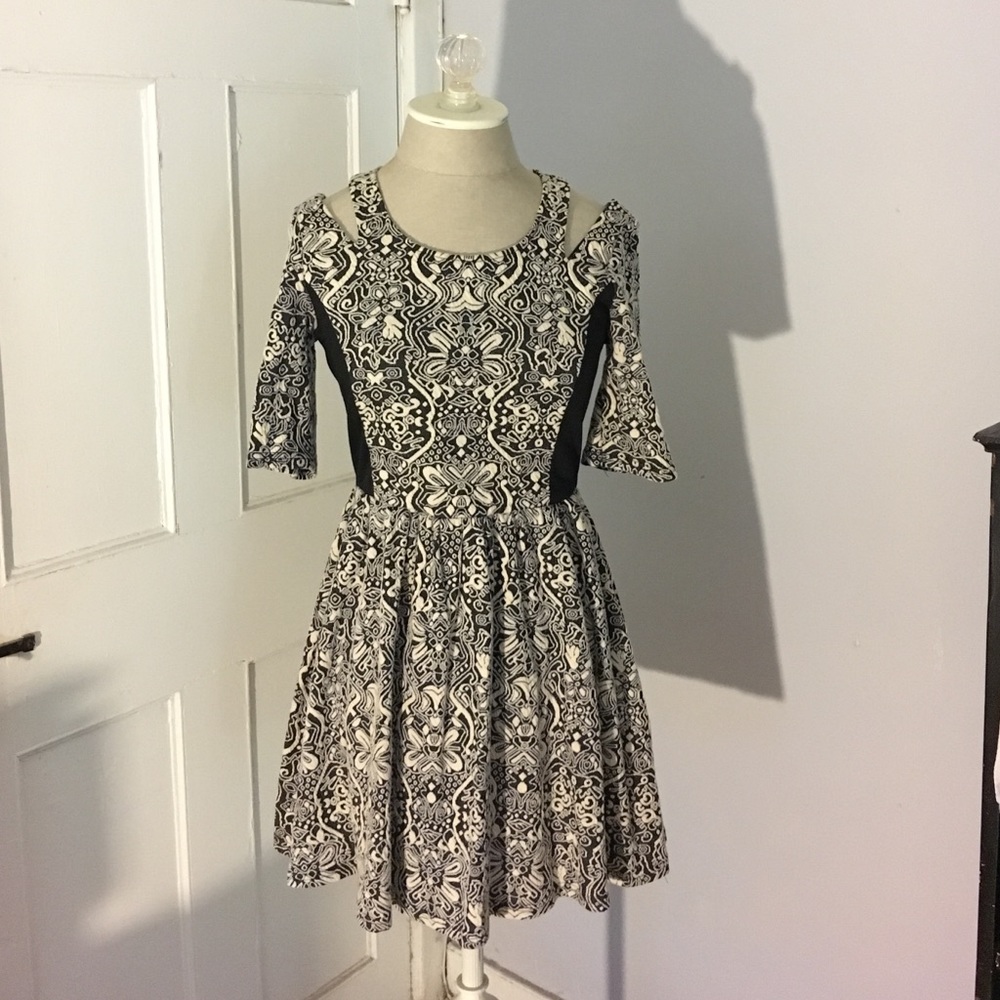 5 for $25 - Patterned dress