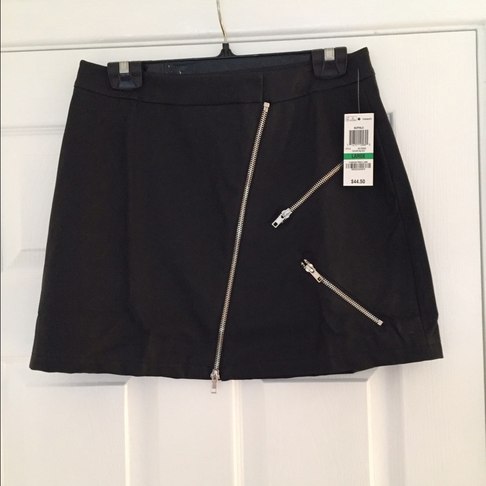 NWT Black leather skirt with zippers