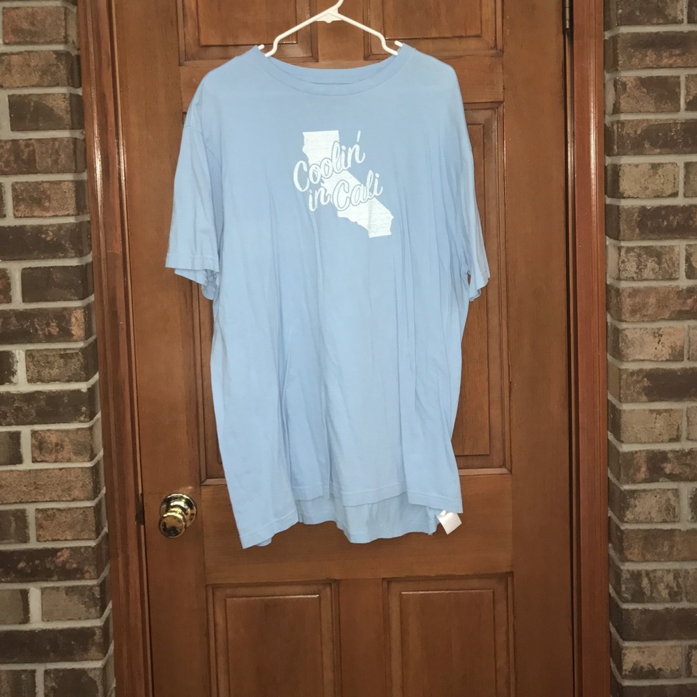 Old Navy size extra large coolin  in Cali  shirt