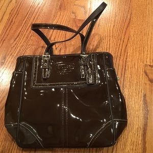 Patent leather shoulder bag
