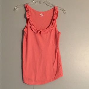 So peach tank top