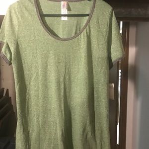 Lularoe classic t. Size L