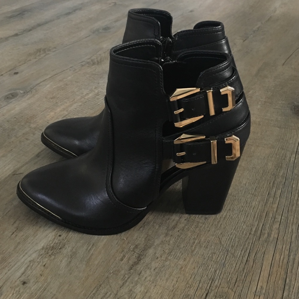 Gianni Bini Booties