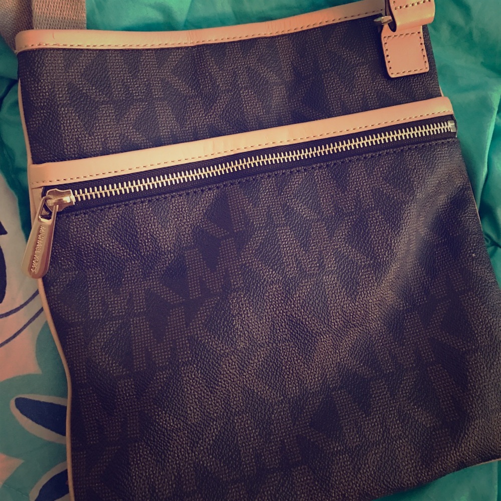 Authentic Michael Kors Crossbody