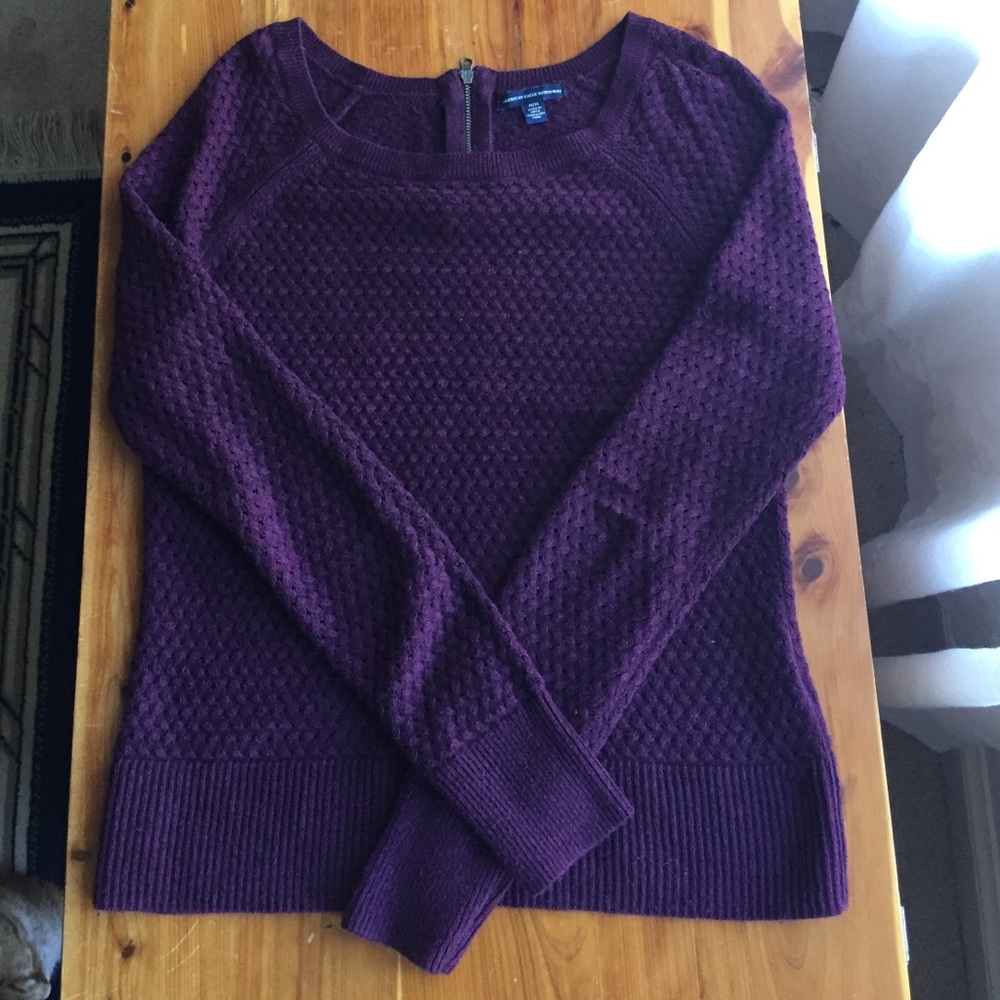 American Eagle Sweater