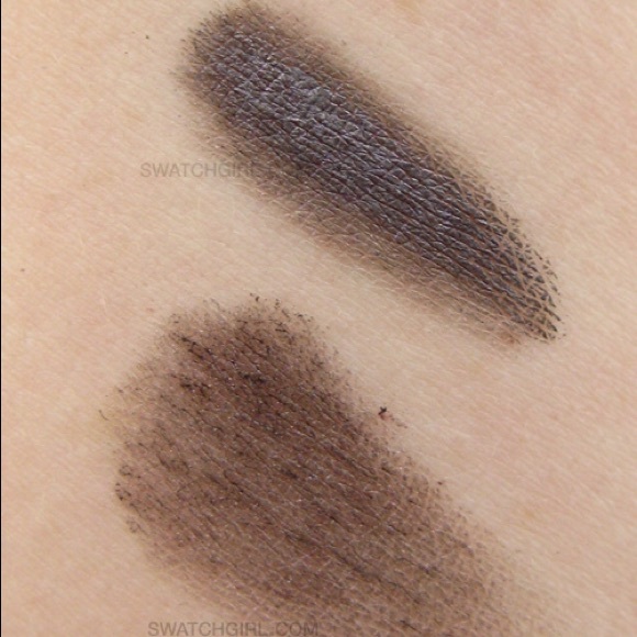 MAC Cosmetics Pigment in Bloodline - Picture 2 of 2