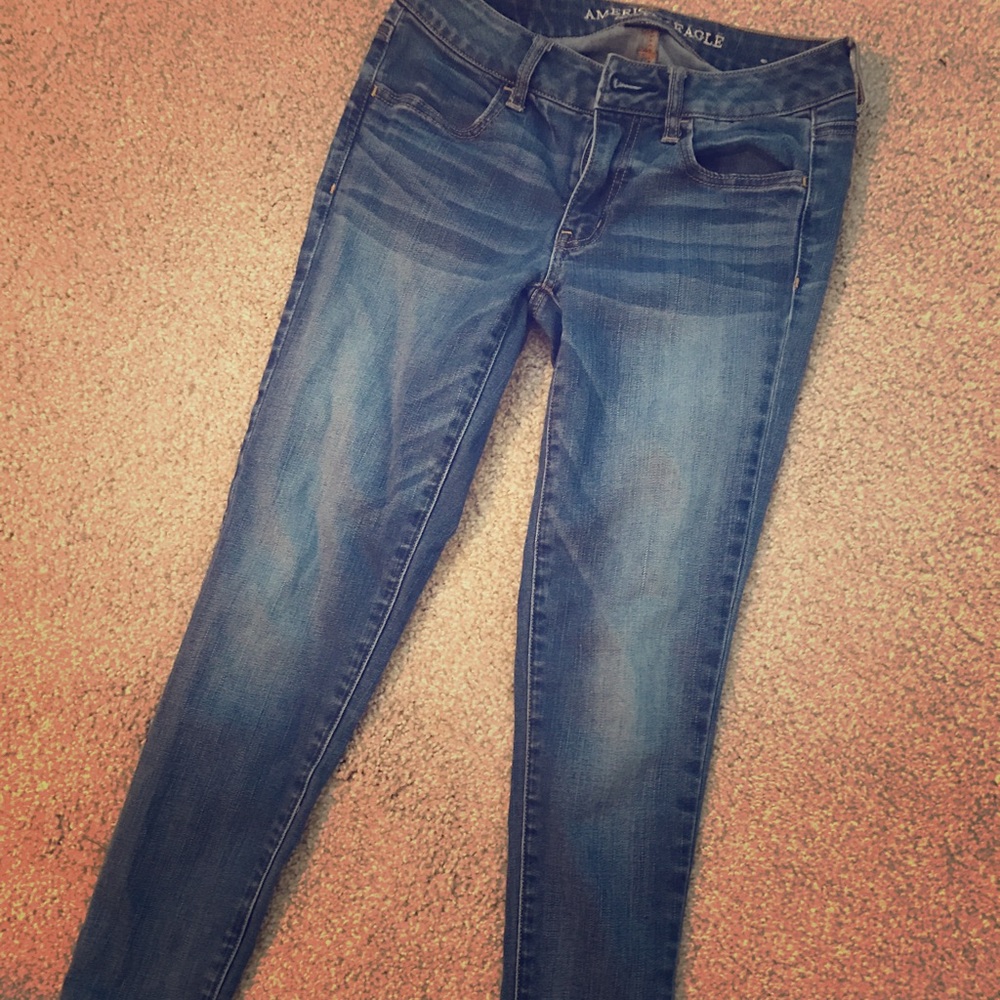 American Eagle light wash super skinny jeggings