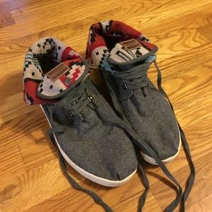 Toms men's wool boot shoes worn twice
