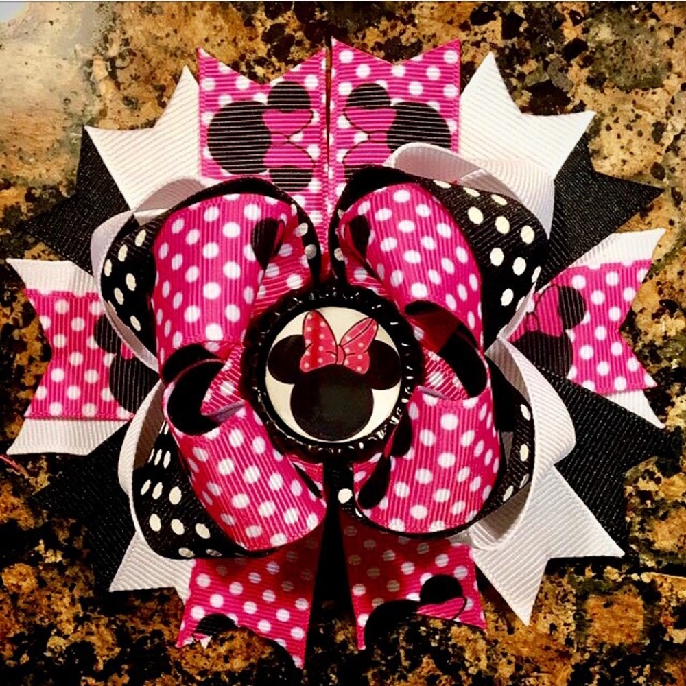 Minnie Mouse bow (pink)