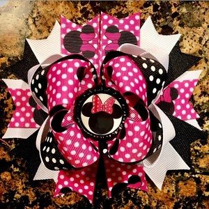 Minnie Mouse bow (pink)