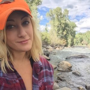 Meet your Posher, Caitlin