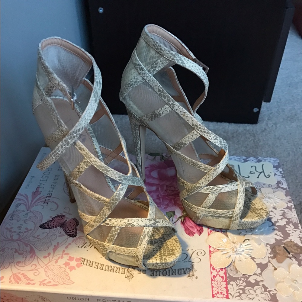 👠👠Colin Stuart snakeskin Pumps