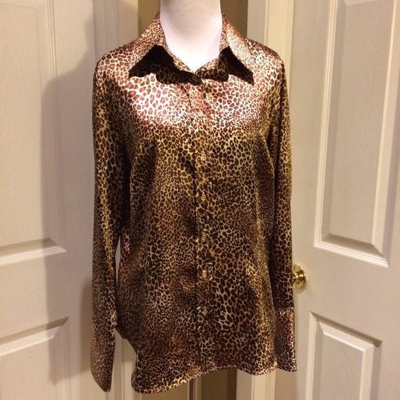 Zara satiny animal print button down shirt. - Picture 1 of 4