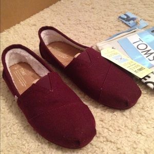 TOMS Burgundy Woolen fleece shoes