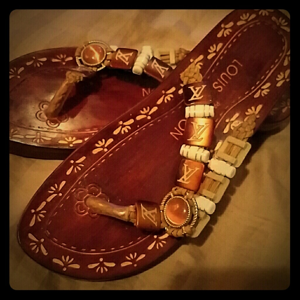 Louis vuitton sandals <3