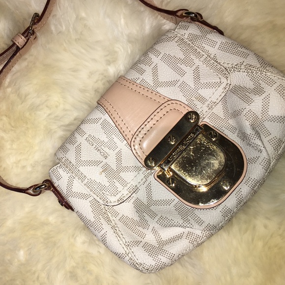 Michael Kors Handbags - Michael Kors cross body