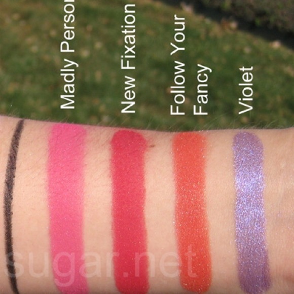 Mac Cosmetics Pigment in New Fixation (Pearl) - Picture 2 of 2