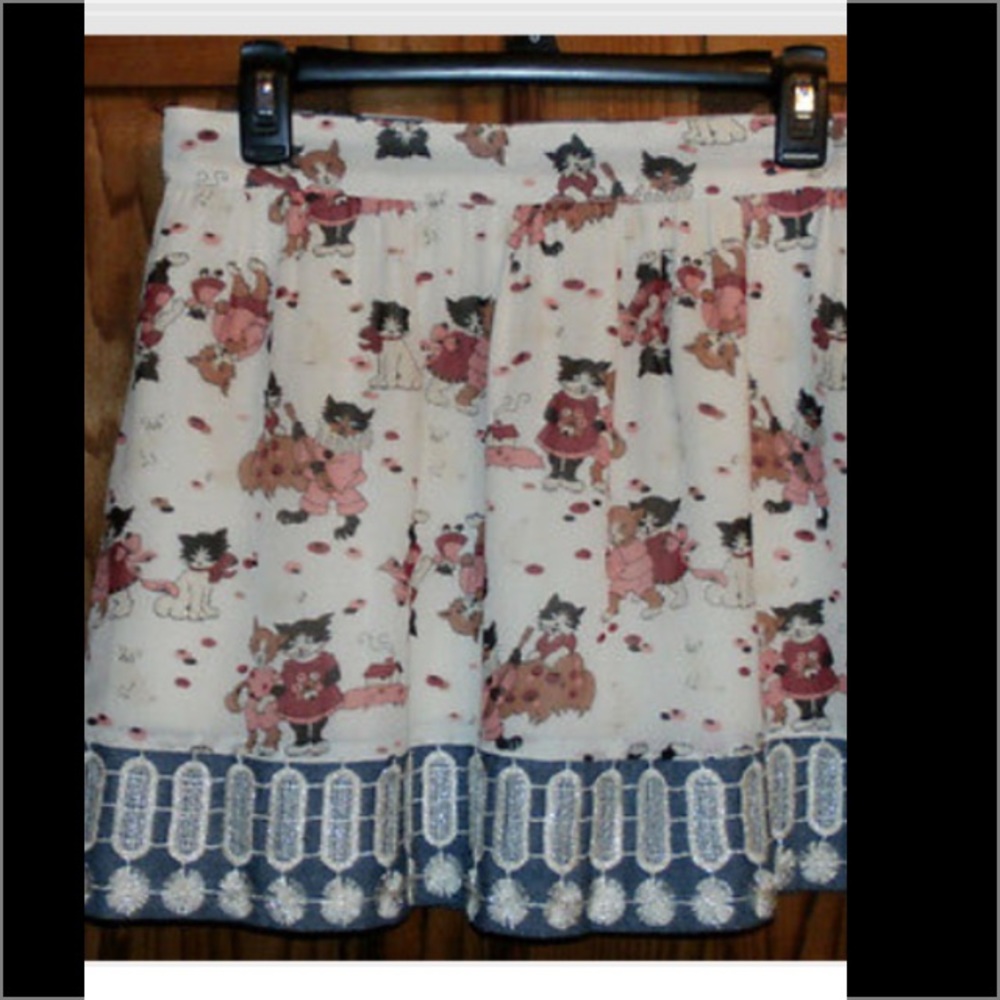 NWT.   ANNA SUI 2015.  SZ 8.  Feline print skirt.