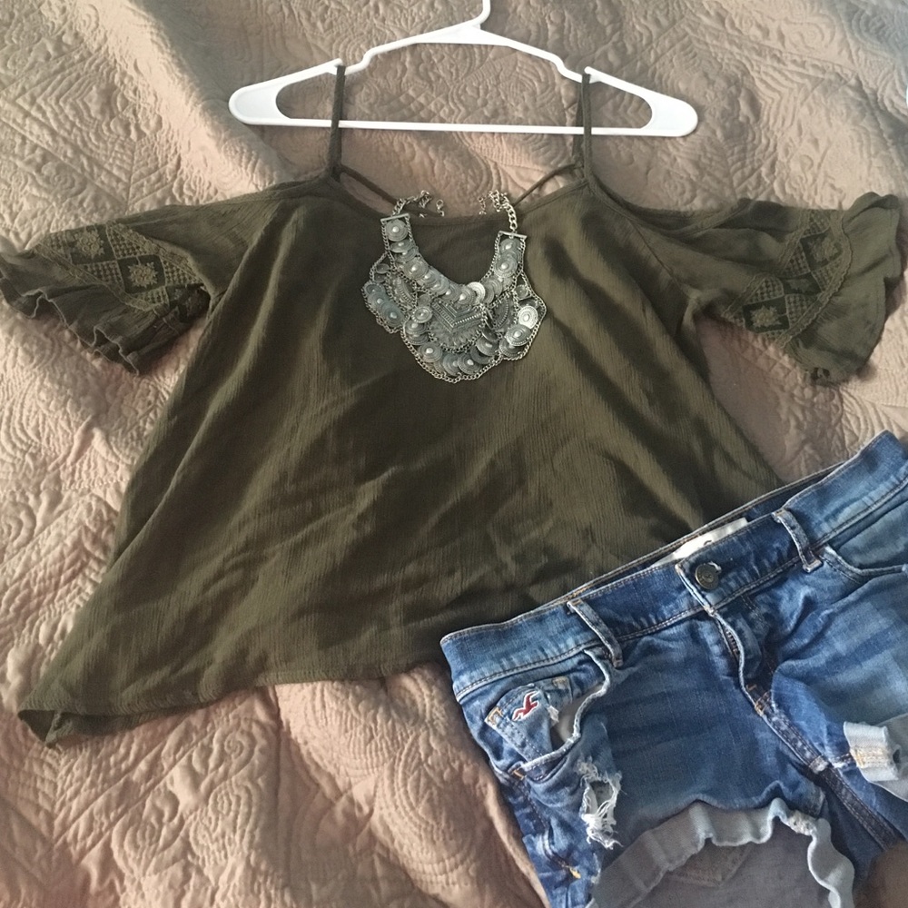 💕 Super Cute Green Top 💕