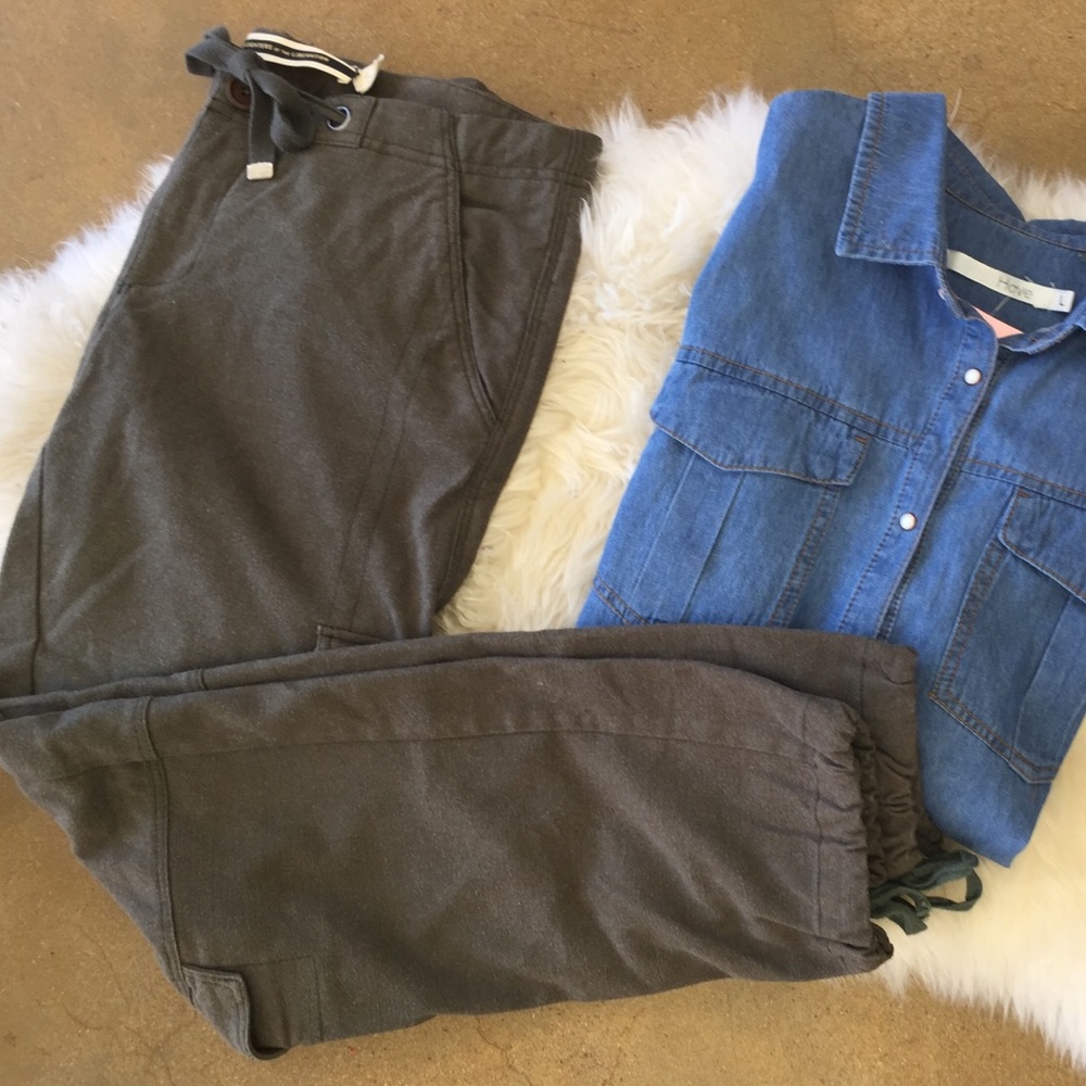 Anthropologie olive casual jogger, military style