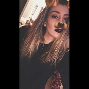 Meet your Posher, Caitlyn